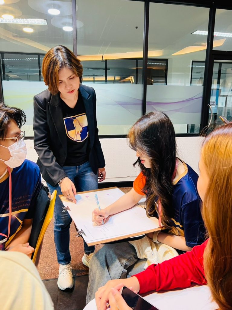 LAUNCH X: เตรียมตัวสู่สตาร์ทอัพ – เปลี่ยนไอเดีย สู่ธุรกิจจริง img00151